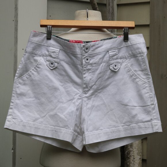 One 5 One White Double Button Waistband Accent Tabs Stretch Bermuda Shorts Sz 14 - Picture 1 of 7
